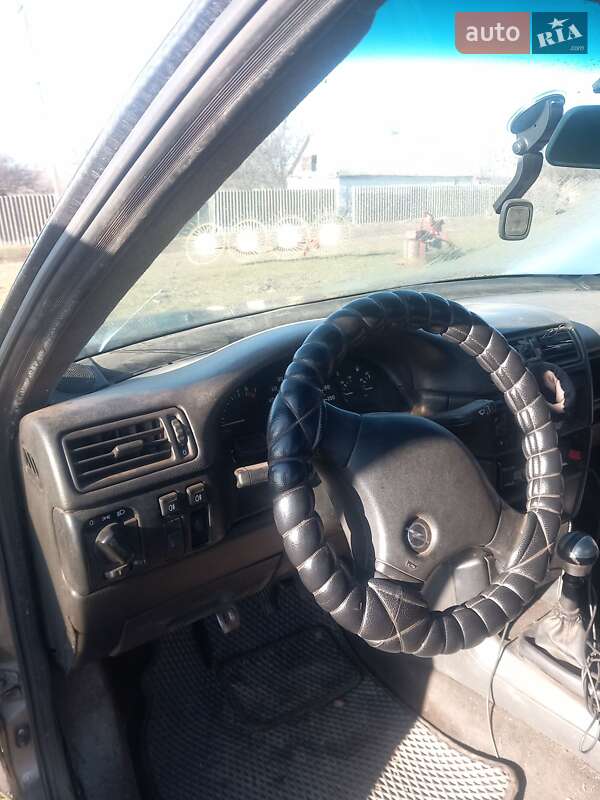 Седан Opel Vectra 1989 в Кропивницком фото 3 Седан Opel Vectra 1989 в Кропивницком