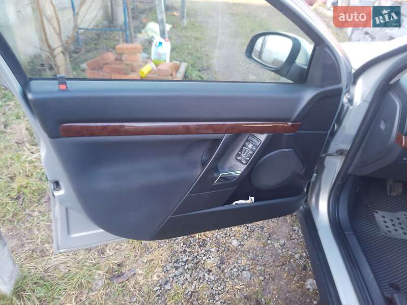 Седан Opel Vectra 2005 в Малине