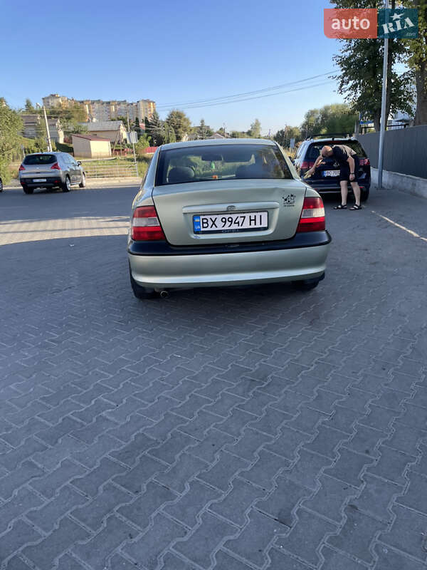 Седан Opel Vectra 1996 в Львове