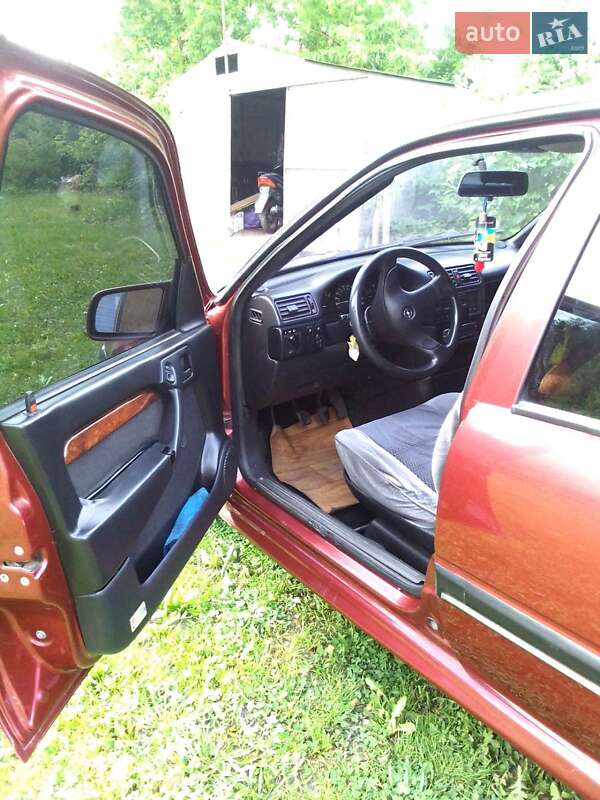 Седан Opel Vectra 1990 в Черкассах
