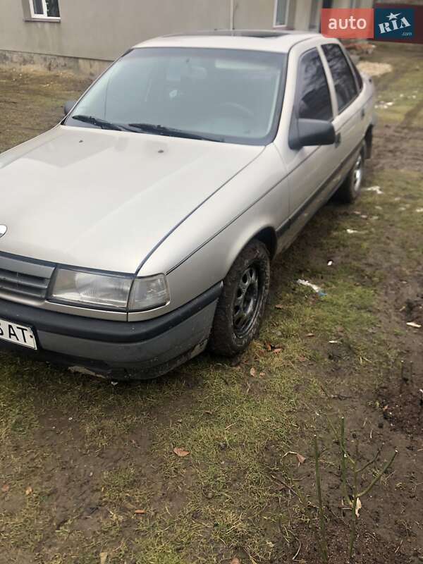 Седан Opel Vectra 1992 в Кременце