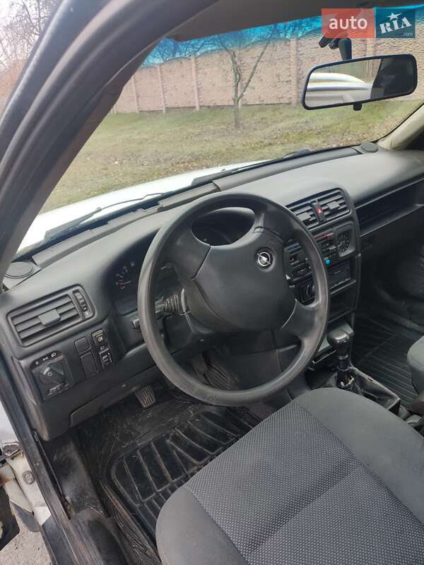 Седан Opel Vectra 1992 в Кременчуге