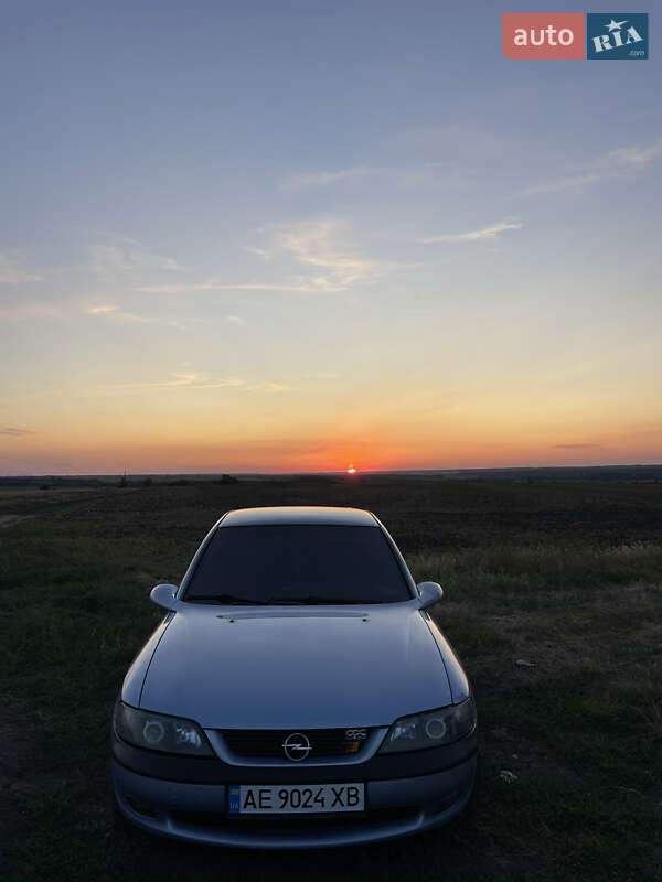 Седан Opel Vectra 1997 в Славянске