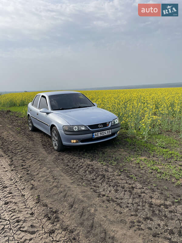 Седан Opel Vectra 1997 в Славянске
