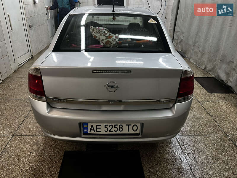 Седан Opel Vectra 2007 в Дніпрі