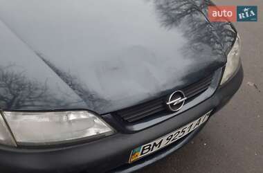 Седан Opel Vectra 1997 в Ромнах