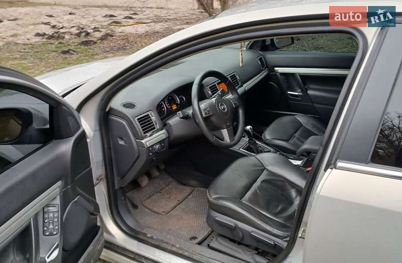 Седан Opel Vectra 2008 в Лохвице