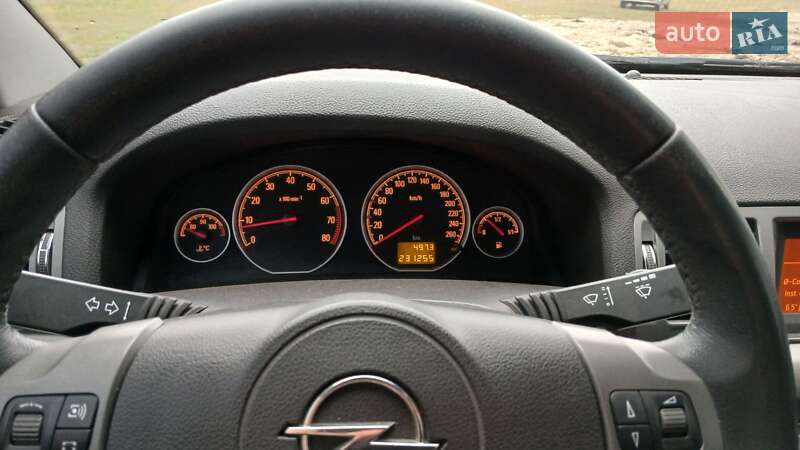 Седан Opel Vectra 2008 в Лохвице