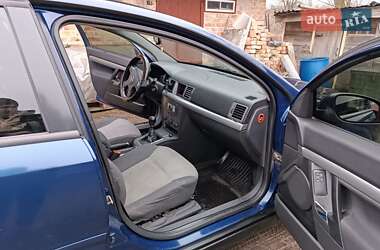 Седан Opel Vectra 2004 в 