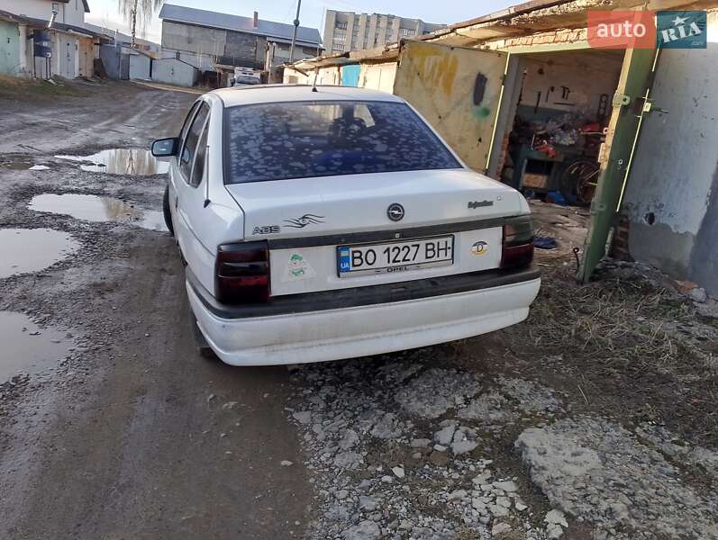 Седан Opel Vectra 1995 в Бориславе