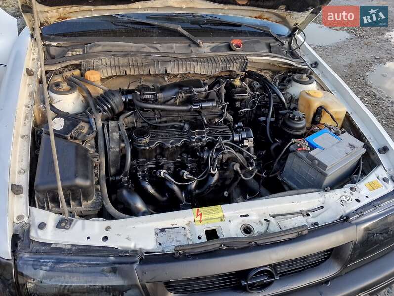 Седан Opel Vectra 1995 в Бориславе