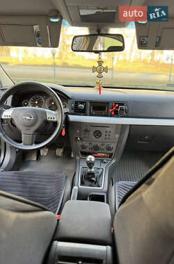 Лифтбек Opel Vectra 2003 в 