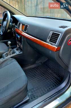 Седан Opel Vectra 2003 в 