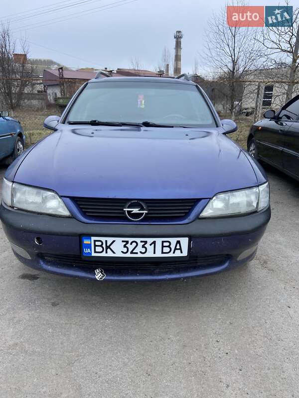 Универсал Opel Vectra 1996 в Калиновке