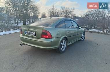 Лифтбек Opel Vectra 1996 в Новом Буге