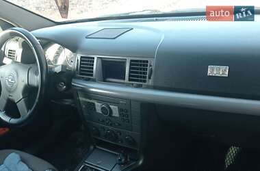 Универсал Opel Vectra 2004 в 
