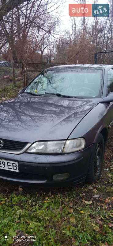 Лифтбек Opel Vectra 1997 в Ямполе