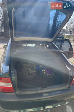 Лифтбек Opel Vectra 1998 в 