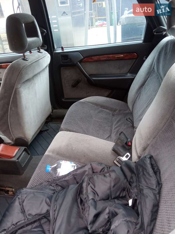 Седан Opel Vectra 1995 в Коломые