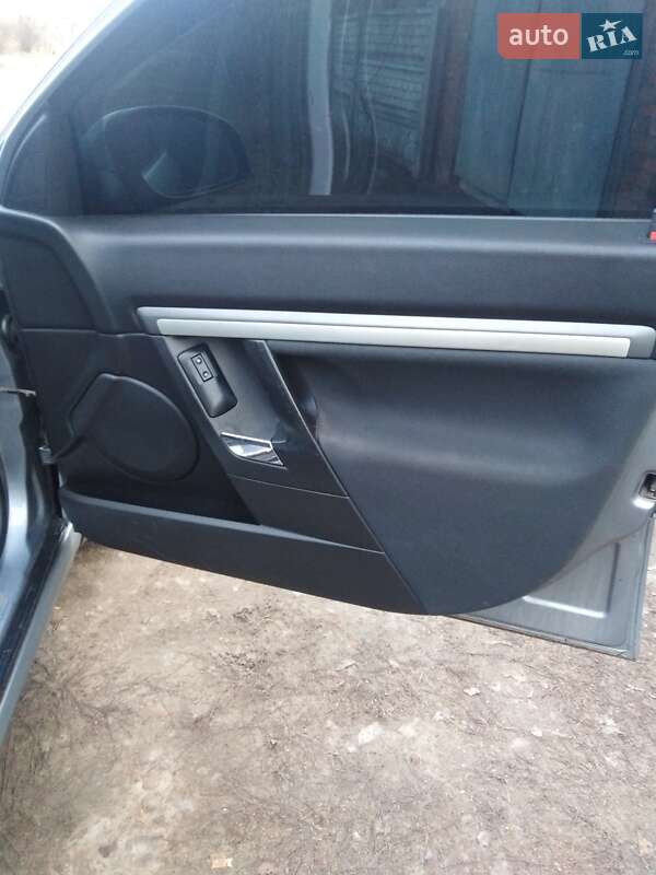 Седан Opel Vectra 2007 в Ромнах