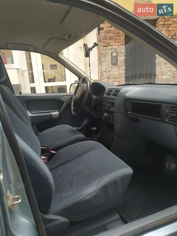 Седан Opel Vectra 1989 в Самборі