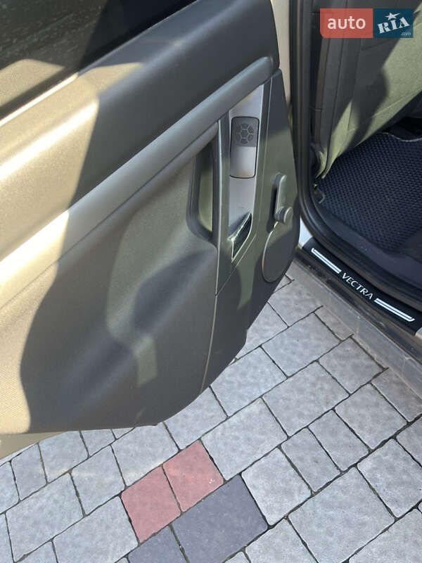 Седан Opel Vectra 2003 в Львове