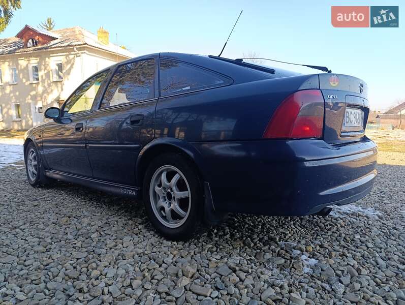 Лифтбек Opel Vectra 1999 в Львове