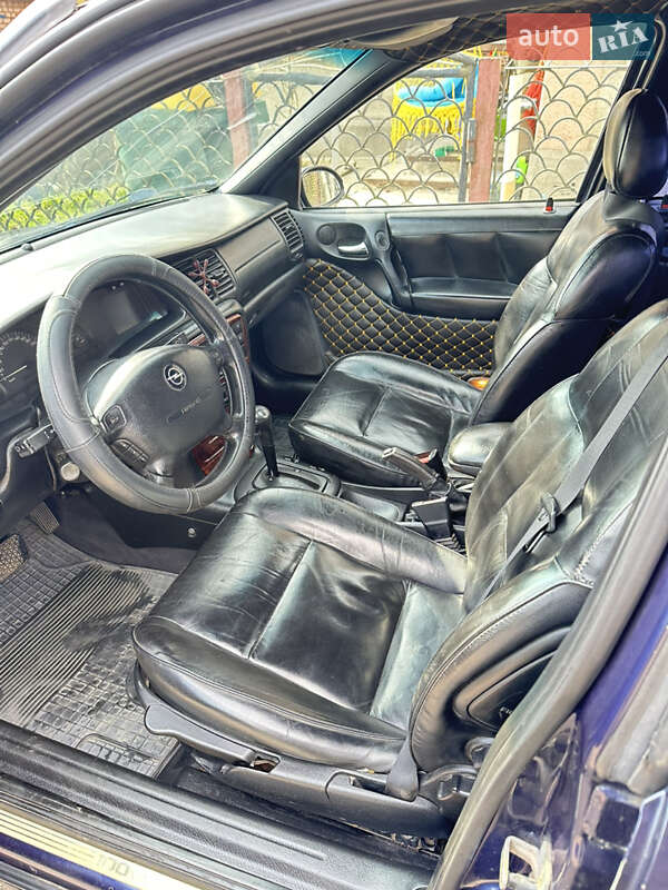 Седан Opel Vectra 1999 в Литине