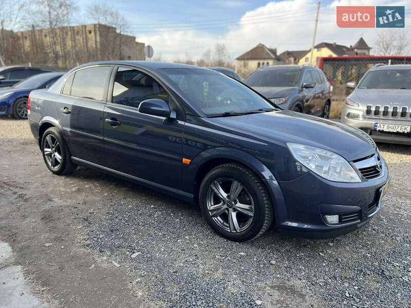 Седан Opel Vectra 2006 в Івано-Франківську