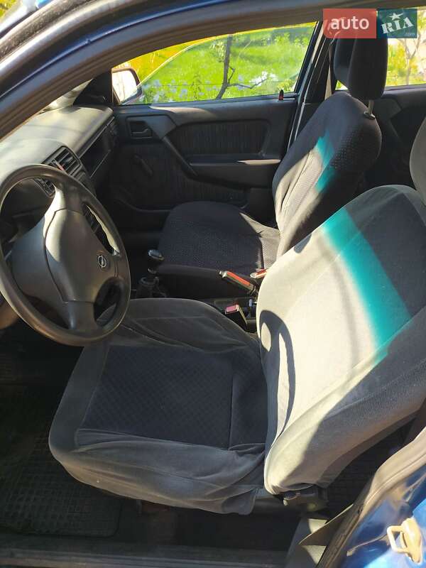 Седан Opel Vectra 1991 в Киеве