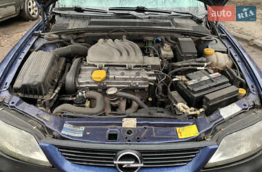Универсал Opel Vectra 1998 в 