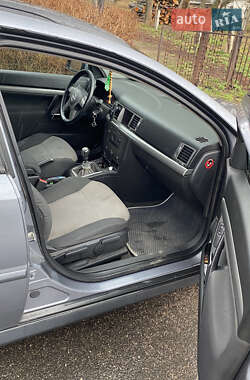 Универсал Opel Vectra 2004 в 