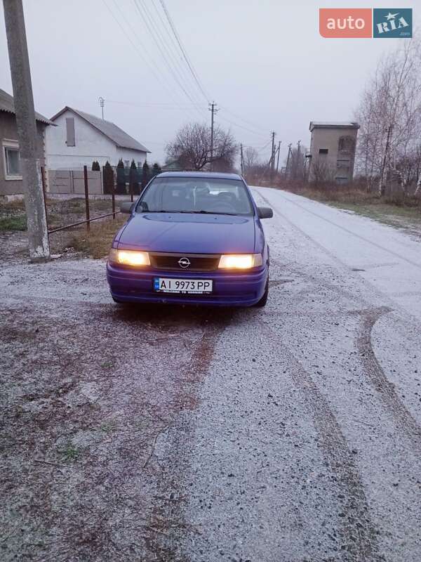 Седан Opel Vectra 1993 в Макарові фото 2 Седан Opel Vectra 1993 в Макарові