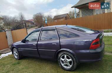 Лифтбек Opel Vectra 1997 в 