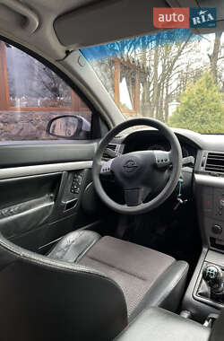 Лифтбек Opel Vectra 2003 в 