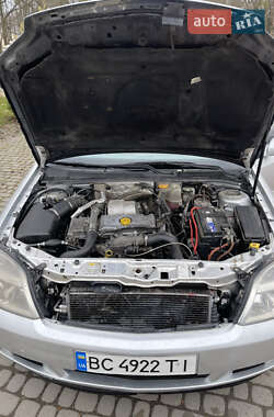 Лифтбек Opel Vectra 2003 в 