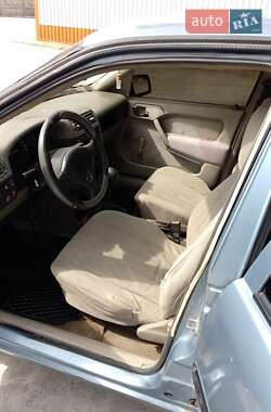 Седан Opel Vectra 1989 в 