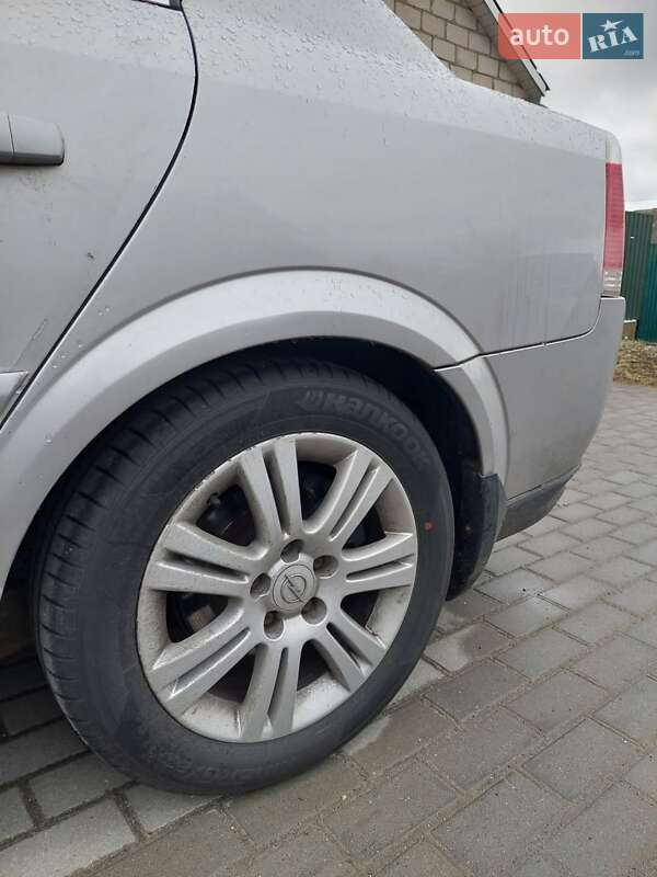 Седан Opel Vectra 2004 в Красилові