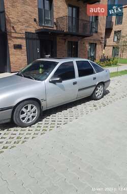 Лифтбек Opel Vectra 1992 в 