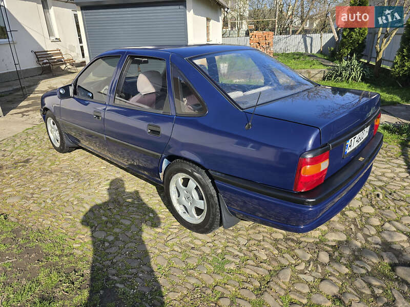 Седан Opel Vectra 1990 в Ивано-Франковске фото 5 Седан Opel Vectra 1990 в Ивано-Франковске