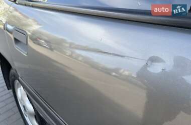 Седан Opel Vectra 1989 в 