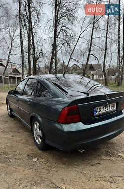 Лифтбек Opel Vectra 2000 в 