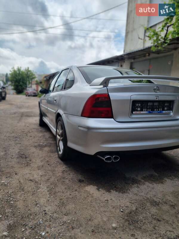 Седан Opel Vectra 1999 в Харькове