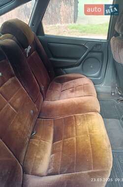 Лифтбек Opel Vectra 1989 в 