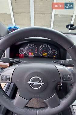 Седан Opel Vectra 2005 в 