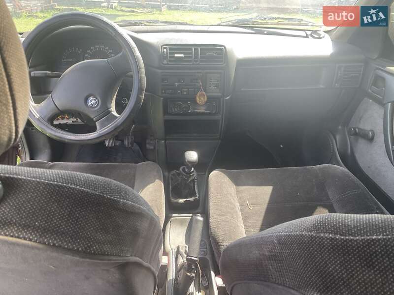 Седан Opel Vectra 1991 в Ровно