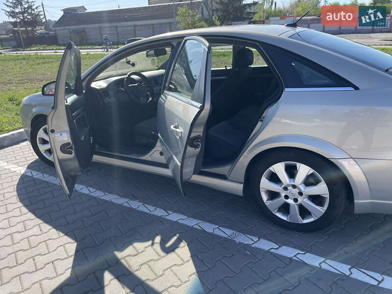 Лифтбек Opel Vectra 2005 в Виннице