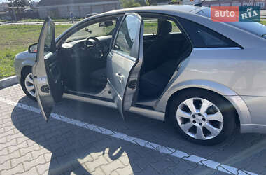 Лифтбек Opel Vectra 2005 в 
