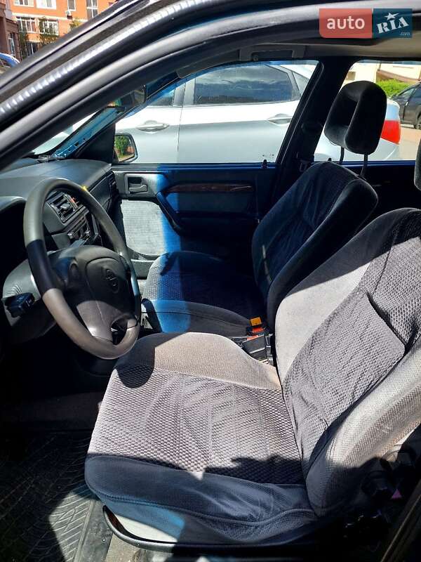 Ліфтбек Opel Vectra 1995 в Крюківщині