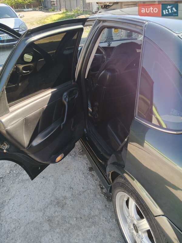 Седан Opel Vectra 1999 в Гнивани